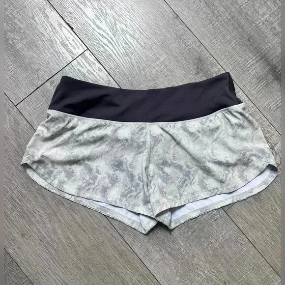 Vuori Omni Performance Short In Grey Dunes - Picture 1 of 4